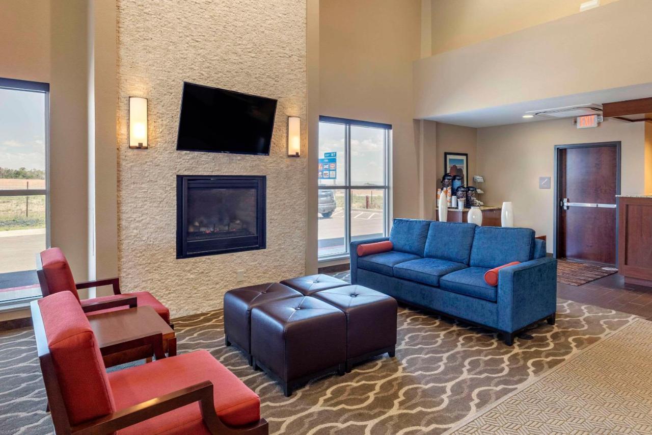 Comfort Inn & Suites Edgewood Exterior photo